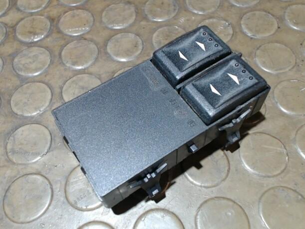 Foto: FENSTERHEBERSCHALTER eines Ford Mondeo 2.0 Turnier TDCi