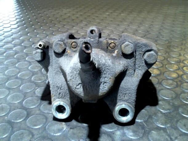 Foto: BREMSSATTEL HINTEN RECHTS eines Mercedes-Benz E 240 T