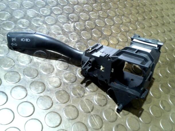 Foto: BLINKSCHALTER/KOMBISCHALTER L eines Audi A4 2.0
