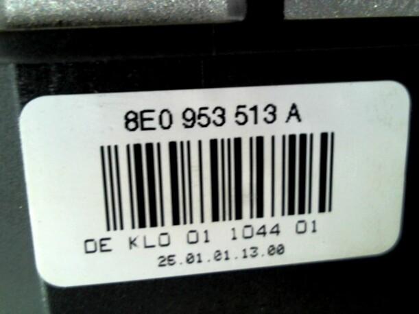 Foto: BLINKSCHALTER/KOMBISCHALTER L eines Audi A4 2.0