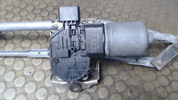 Foto: SCHEIBENWISCHERMOTOR VORN eines Citroen C5 Kombi 2.2 HDI