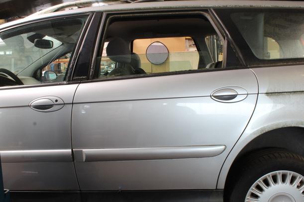 Foto: TÜR HINTEN LINKS eines Citroen C5 Kombi 2.2 HDI