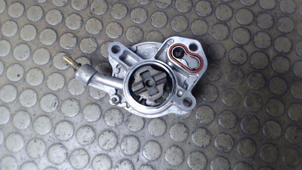 Foto: VAKUUMPUMPE eines Citroen C5 Kombi 2.2 HDI