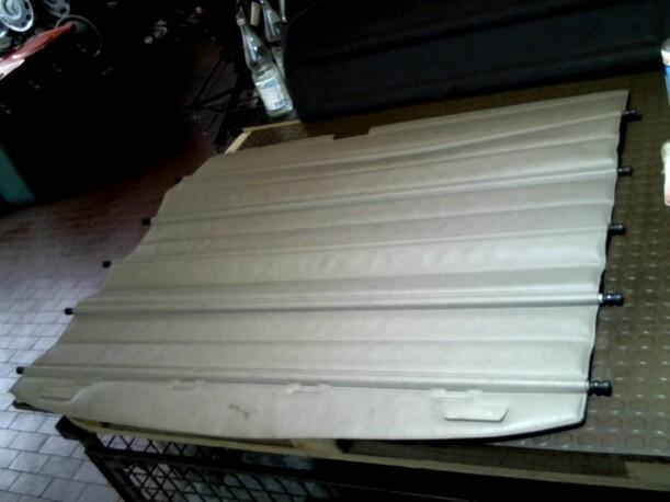 Foto: LADERAUMABDECKUNG eines VW Golf Variant 1.8 CD