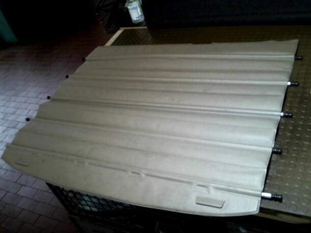 Foto: LADERAUMABDECKUNG eines VW Golf Variant 1.8 CD