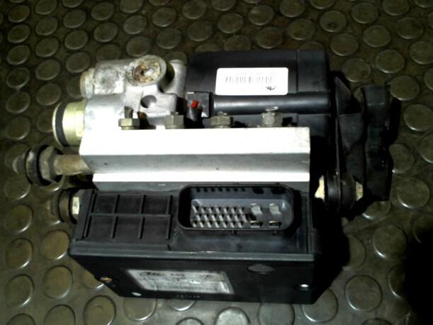 Foto: HAUPTBREMSAGGREGAT ABS eines VW Polo 75 CD
