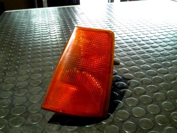Foto: BLINKER / BLINKLEUCHTE VORN LINKS eines Opel Kadett E