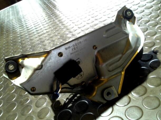 Foto: SCHEIBENWISCHERMOTOR HINTEN eines Mitsubishi Colt