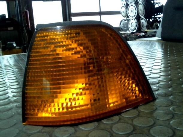 Foto: BLINKER VORN LINKS eines BMW 320i