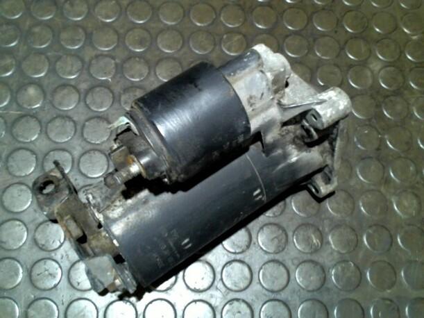 Foto: ANLASSER / STARTER ( BOSCH eines Renault Twingo 1.3