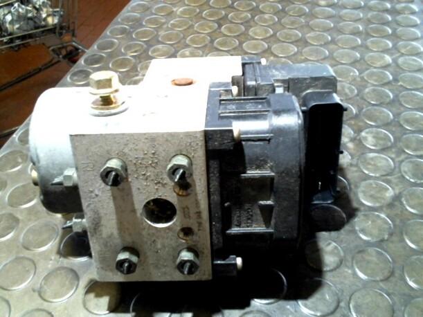 Foto: HAUPTBREMSAGGREGAT ABS eines Toyota Yaris 1.3