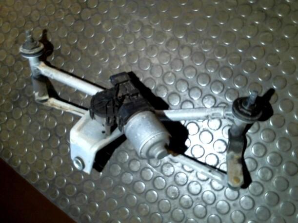 Foto: SCHEIBENWISCHERMOTOR VORN eines Peugeot 206 HDi eco 70