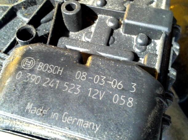 Foto: SCHEIBENWISCHERMOTOR VORN eines Peugeot 206 HDi eco 70