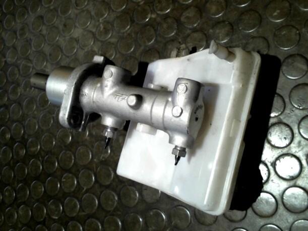 Foto: HAUPTBREMSZYLINDER eines Peugeot 206 HDi eco 70