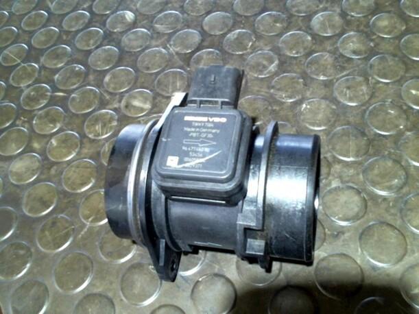 Foto: LUFTMASSENMESSER SIEMENS eines Peugeot 206 HDi eco 70 CL