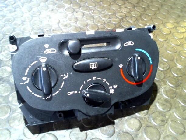 Foto: HEIZUNGSBETÄTIGUNG eines Peugeot 206 HDi eco 70 CL
