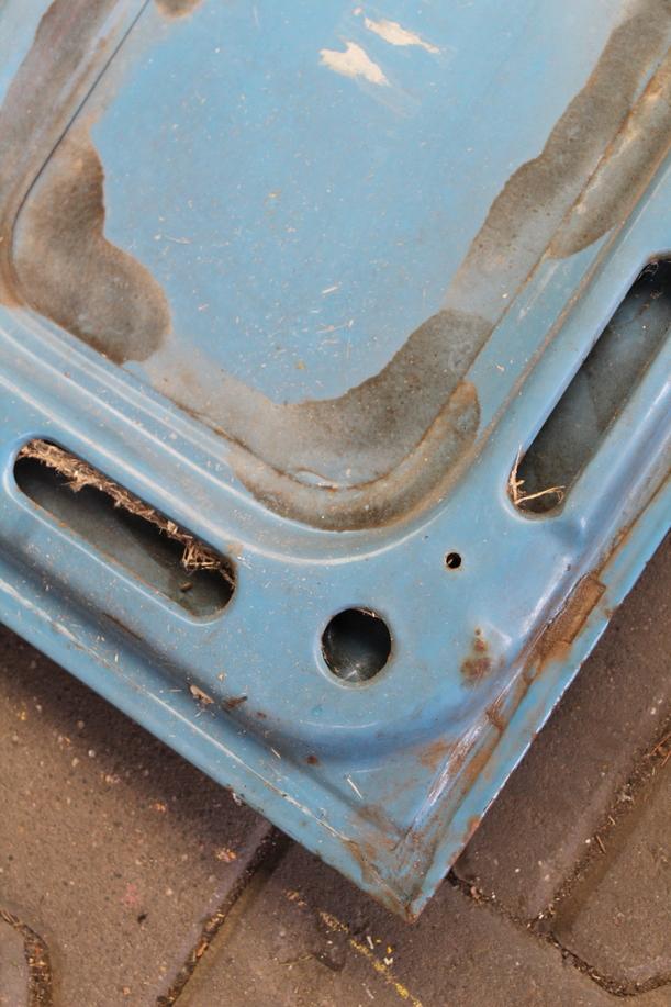 Foto: MOTORHAUBE eines FORD FIESTA 0,9