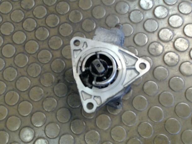 Foto: VAKUUMPUMPE eines Fiat Punto 1.9 JTD