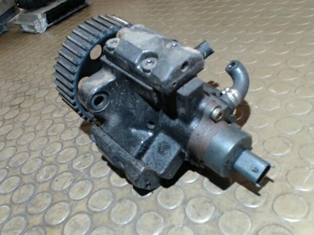 Foto: DIESELEINSPRITZPUMPE eines Fiat Punto 1.9 JTD