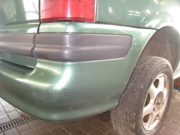 Foto: STOßSTANGE / STOSSFÄNGER HINTEN eines Opel Sintra 2.2 DTi