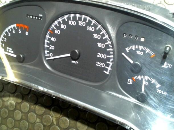 Foto: TACHOEINHEIT eines Opel Sintra 2.2 DTi