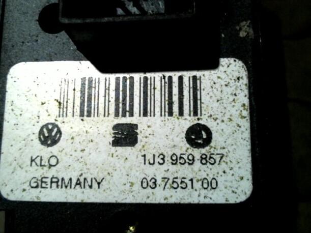 Foto: FENSTERHEBERSCHALTER eines VW Passat Variant 1.9 TDI