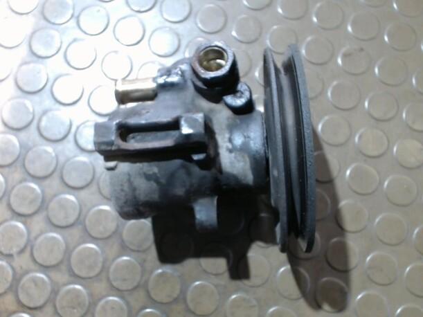 Foto: PUMPE SERVOLENKUNG eines Opel Astra Caravan TD