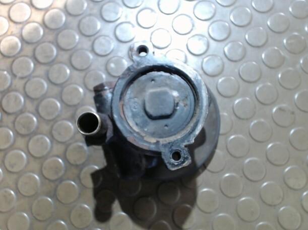 Foto: PUMPE SERVOLENKUNG eines Opel Astra Caravan TD