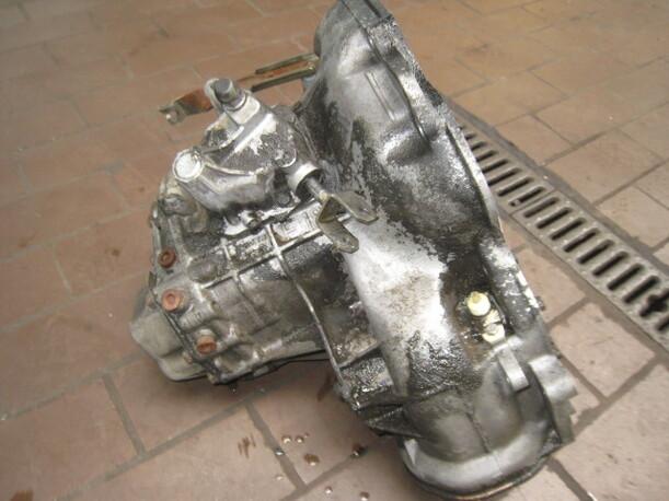 Foto: SCHALTGETRIEBE 5-GANG eines Opel Astra Caravan TD