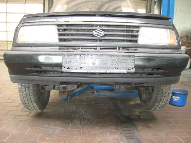 Foto: STOßFÄNGER / STOßSTANGE VORNE eines Suzuki Vitara