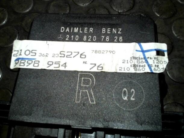 Foto: TÜRSTEUERGERÄT VORN RECHTS eines Mercedes-Benz E 240 T