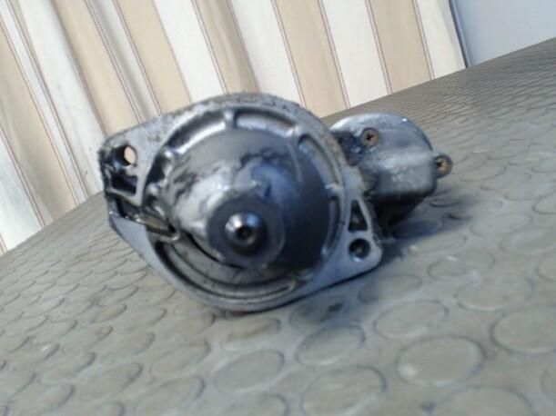Foto: ANLASSER / STARTER  BOSCH eines Mercedes-Benz 190 E 1.8 GL