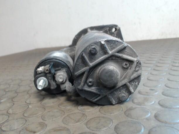 Foto: ANLASSER / STARTER  BOSCH eines Mercedes-Benz 190 E 1.8 GL