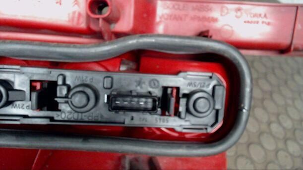 Foto: HECKLEUCHTE / RÜCKLICHT RECHTS eines Peugeot 306 Break Cup