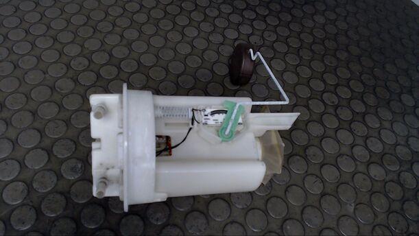 Foto: KRAFTSTOFFPUMPE eines Peugeot 306 Break Cup