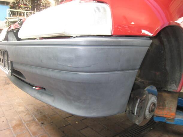 Foto: STOßFÄNGER / STOßSTANGE VORNE eines Peugeot 106