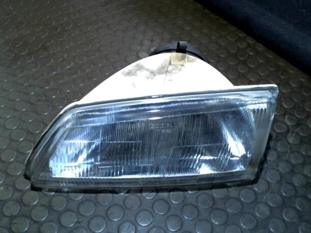 Foto: SCHEINWERFER LINKS  CARELLO eines Peugeot 106