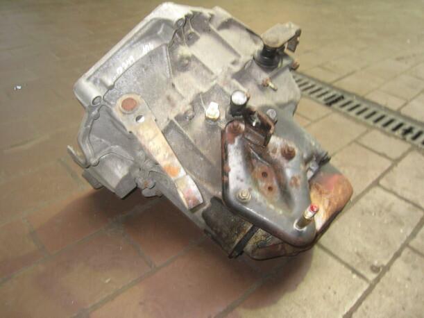 Foto: SCHALTGETRIEBE 5-GANG eines Peugeot 106