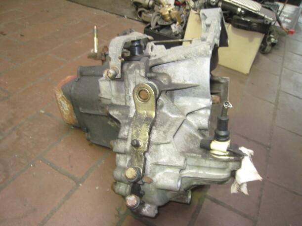 Foto: SCHALTGETRIEBE 5-GANG eines Peugeot 106