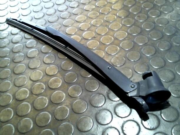 Foto: SCHEIBENWISCHERARM HINTEN eines VW Fox 1.2