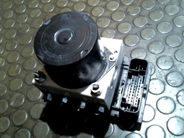 Foto: HAUPTBREMSAGGREGAT ABS eines VW Fox 1.2