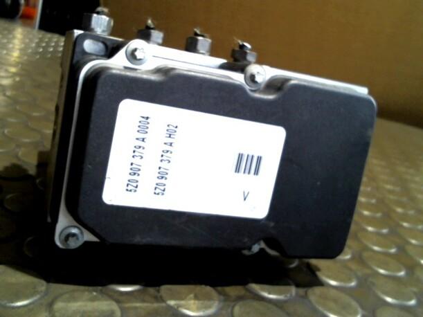 Foto: HAUPTBREMSAGGREGAT ABS eines VW Fox 1.2