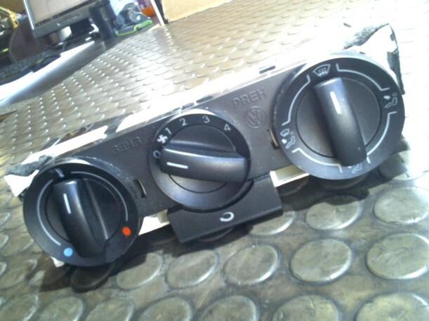 Foto: HEIZUNGSBETÄTIGUNG eines VW Fox 1.2