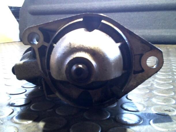 Foto: ANLASSER / STARTER  BOSCH eines Opel Vectra 1.8 Caravan