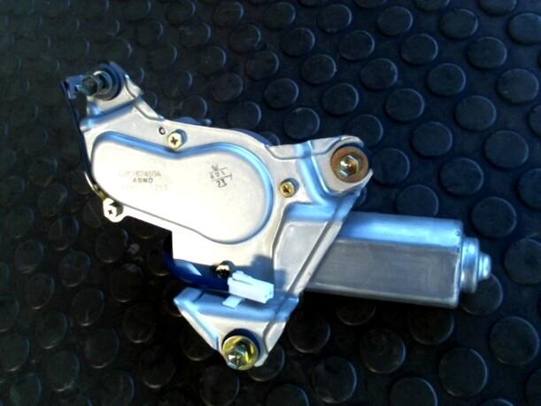 Foto: SCHEIBENWISCHERMOTOR HINTEN eines Mazda Demio 1.4