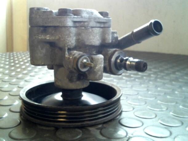 Foto: PUMPE SERVOLENKUNG eines Mazda Demio 1.4
