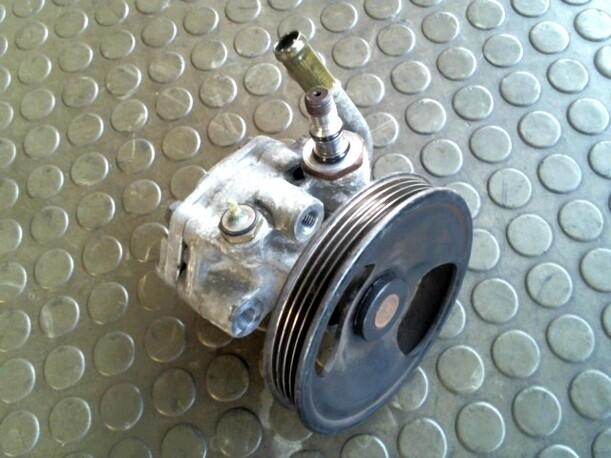 Foto: PUMPE SERVOLENKUNG eines Mazda Demio 1.4