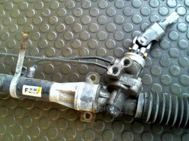 Foto: SERVOLENKUNG eines Mazda Demio 1.4