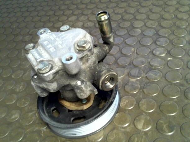 Foto: PUMPE SERVOLENKUNG eines VW Sharan 1.9 TDI