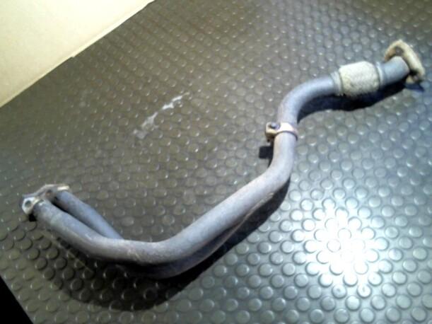 Foto: AUSPUFFROHR VORN eines VW Golf 1.4